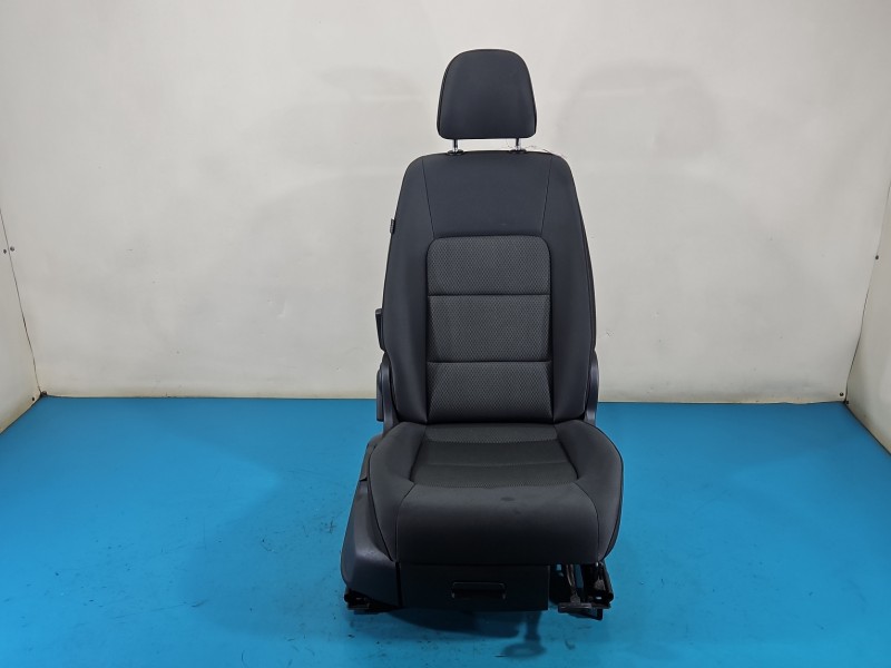 Fotel prawy przód pasażera Vw Golf Sportsvan 5d EUROPA