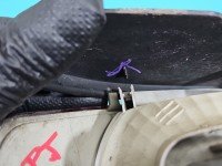 Lampa tył prawa Volkswagen, Uszkodzony zatrzask trzymający boczną osłonę Vw Touran I HB