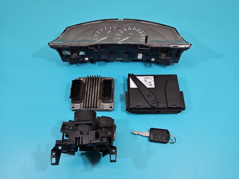 Komputer Sterownik silnika 12214830, 13111111, 13118590CL Opel Meriva A 1.6 16V Komputer Sterownik silnika 12214830, 13111111, 13118590CL Opel Meriva A 1.6 16V