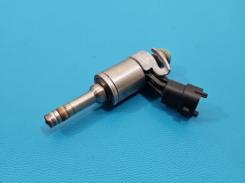 Wtryskiwacz Maserati Quattroporte VI 13- 0261500427 3.0 V6