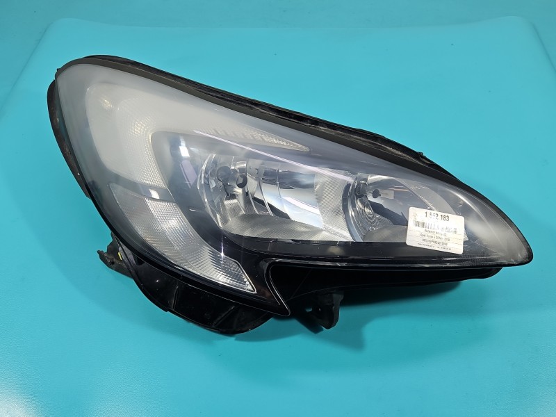 Reflektor prawy lampa przód Opel Corsa E EUROPA 13381336, 1EF011830-02
