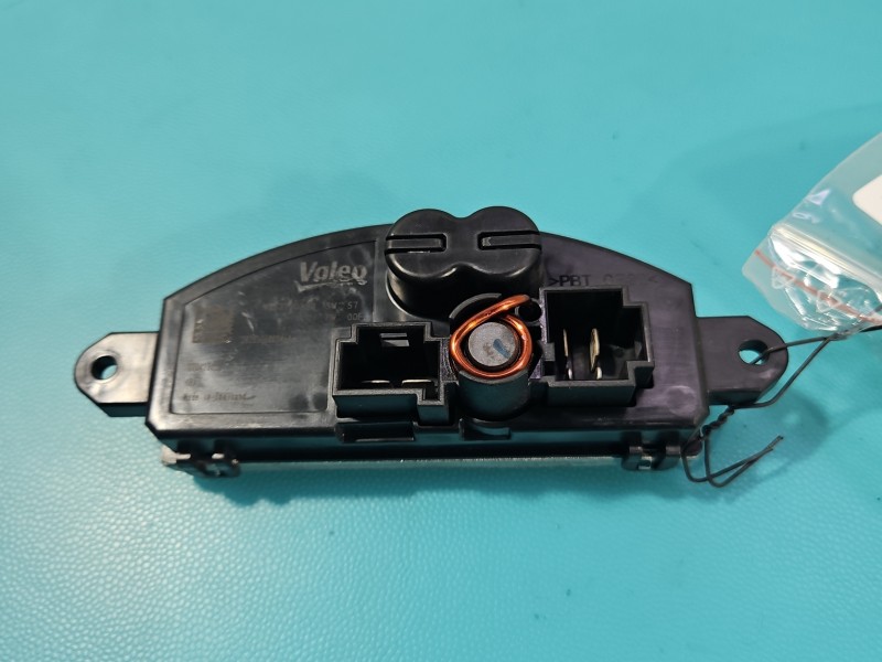 Opornik rezystor Opel Astra VI L 9837790880