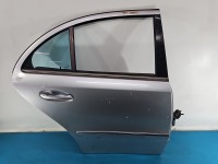Drzwi tył prawe Mercedes W211 sedan 4d srebrny 744