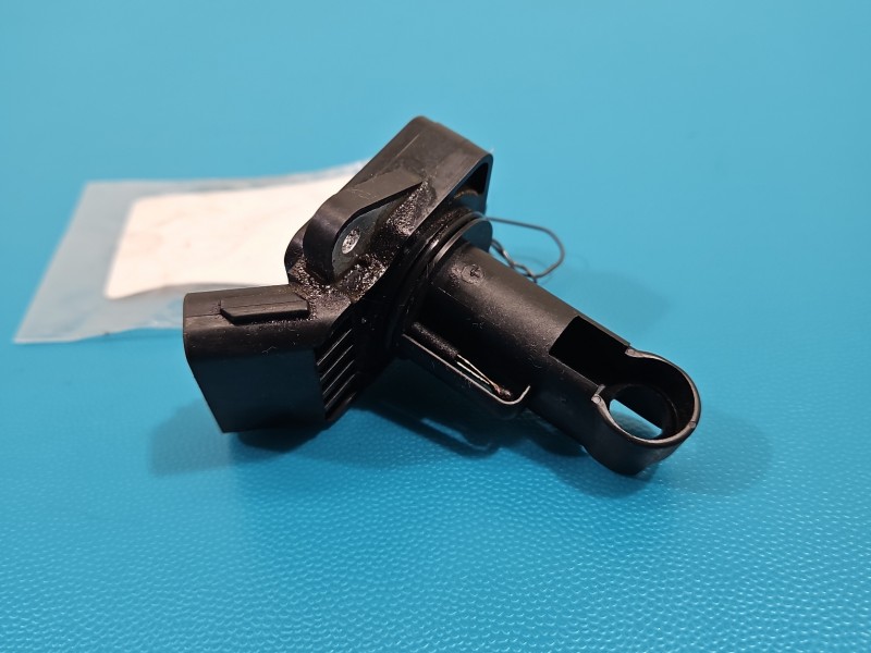 Przepływomierz Toyota Corolla E11 22204-15010, 197400-2060 1.4 vvti