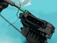 Zamek przód prawy Ford Kuga Mk2 II 13-19 EUROPA Producent części: FORD, 4pin, BM5A-A21812-BH