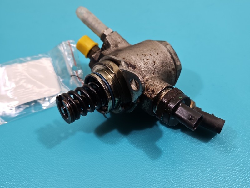 pompka Pompa paliwa AUDI A6 C7 3.0 tfsi quattro (CGXB) 07L127026J, 06E906051K Producent części: Audi