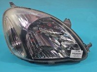 Reflektor prawy lampa przód Toyota Yaris I EUROPA