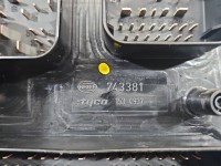 Skrzynka bezpieczników Opel Zafira B 13206748