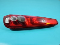 Lampa tył prawa Producent części: FORD, 06-08 lift 5d 5-drzwi Z LISTWĄ ŻARÓWKOWĄ Ford Fiesta Mk6 HB EUROPA