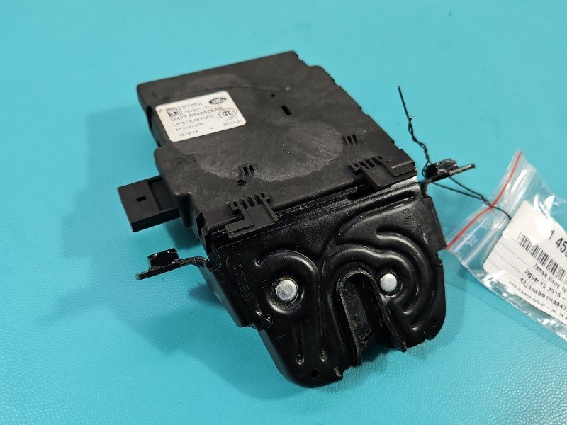 Zamek klapy tył GX73A442A66AB Jaguar XE sedan Zamek klapy tył GX73A442A66AB Jaguar XE sedan
