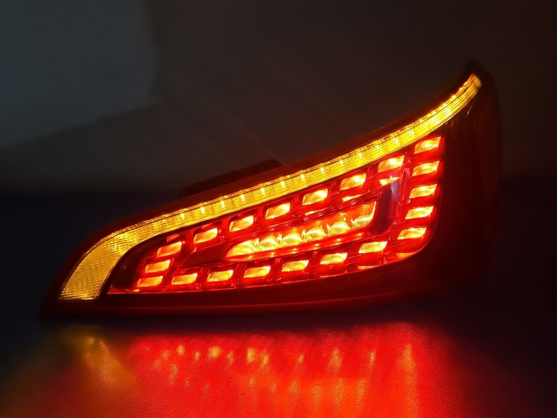 Lampa tył prawa AUDI Q5 8R 08- HB EUROPA 8R0945094A