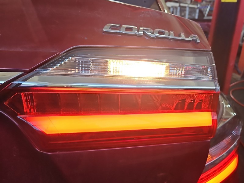 Lampa tył prawa klapy Toyota Corolla E16 E18 13- sedan EUROPA 81580-02A30