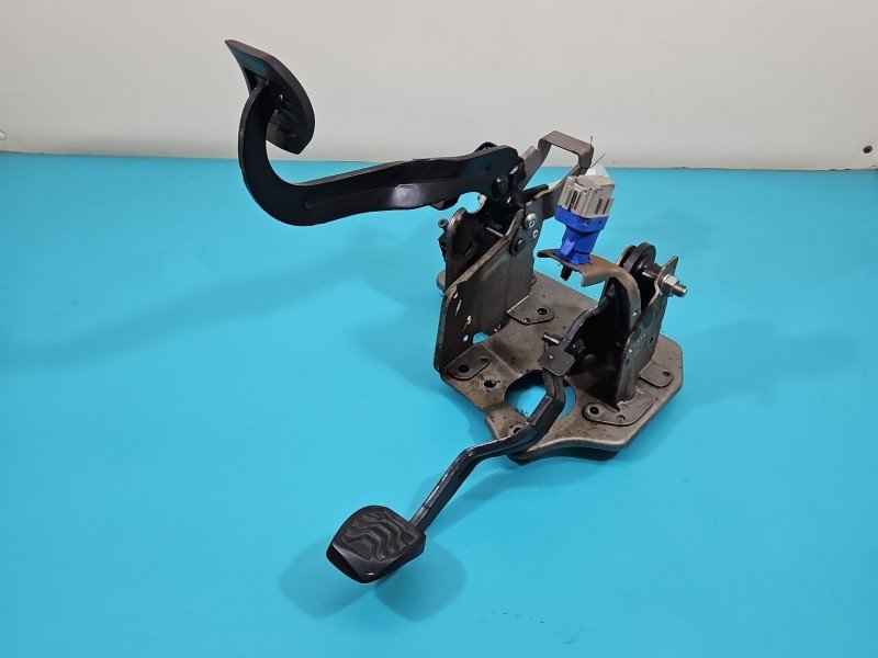 Pedał pedały Ford Transit MK8 13-17 hamulca sprzęgła