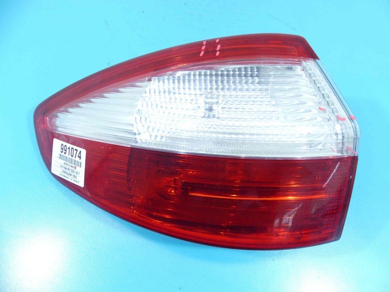 Lampa tył lewa Ford Fiesta Mk7 sedan