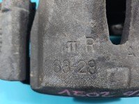 Zacisk przód prawy Toyota Rav4 III 05- 2.2 D-CAT (2AD)