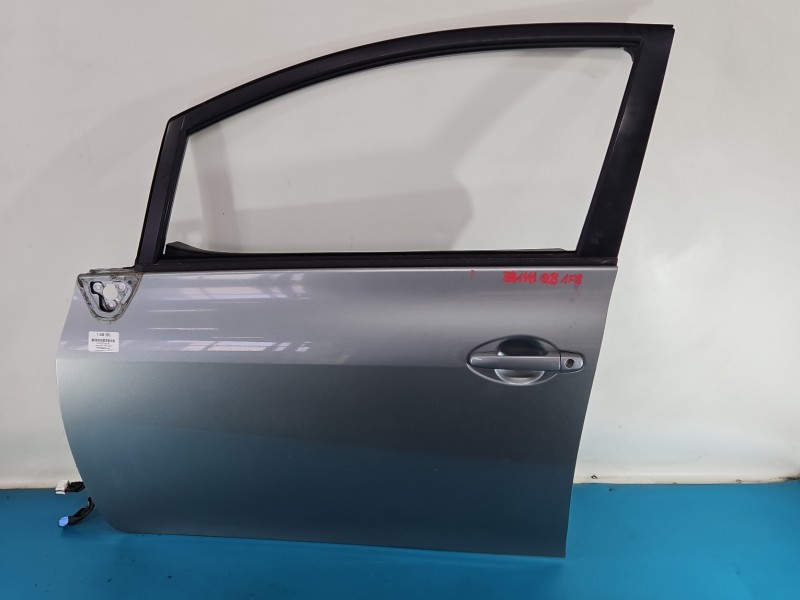 DRZWI PRZÓD LEWE KIEROWCY Toyota Auris I 5d 1F8