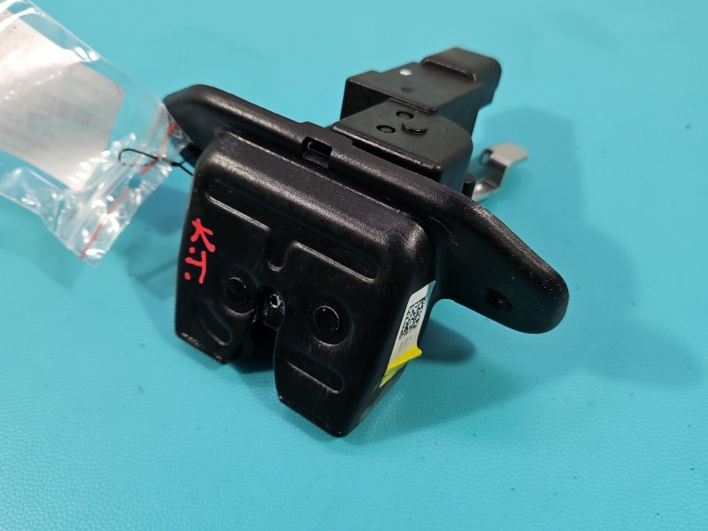 Zamek klapy tył Kia Rio IV 16-23 HB Producent części: KIA, 4pin