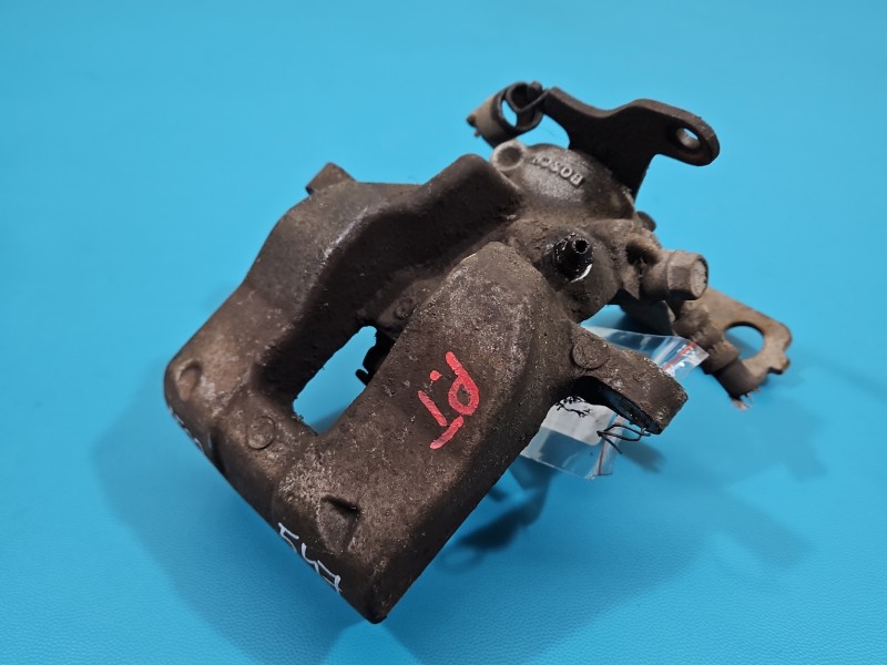 Zacisk tył prawy Toyota Avensis III T27 2.0 D4D sedan