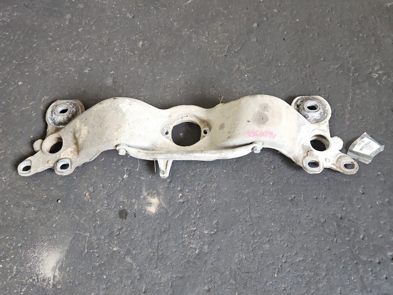 Łapa skrzyni biegów Audi A4 B6 2.0 20V 8E0399263R