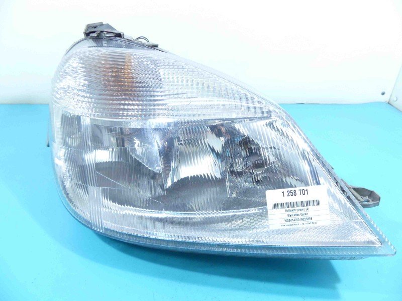 Reflektor prawy lampa przód Mercedes Vaneo W414 EUROPA 0301189202