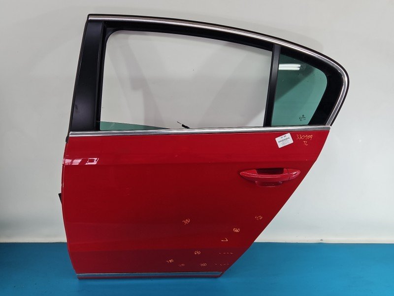Drzwi tył lewe Vw Passat B7 sedan 4d czerwony ly3d