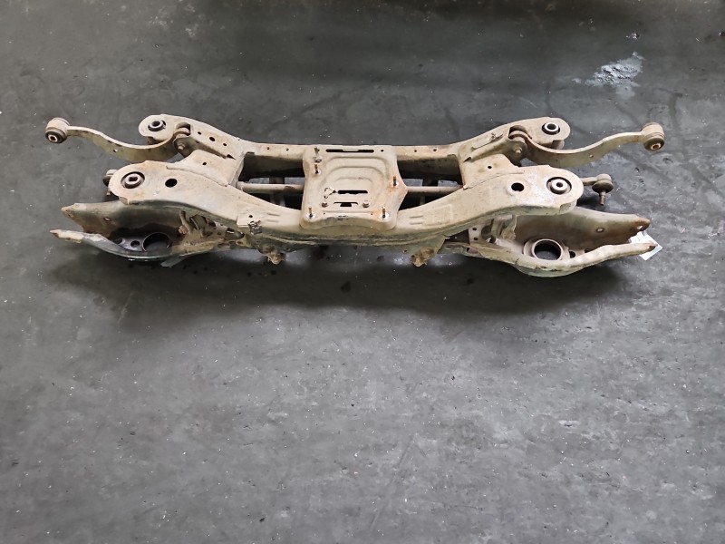 Tylna belka oś tył Toyota Avensis III T27 2.0 D4D