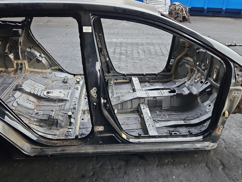 Próg prawy SŁUPEK ŚRODKOWY B Toyota Auris II kombi 5d 1H2