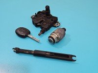 Zamek maski Ford Focus Mk2