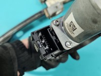 Podnośnik przód lewy Skoda Fabia II 6Q2959802F 5d HB