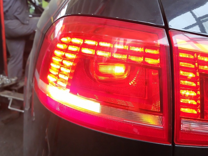 Lampa tył lewa Volkswagen, 3AF945207B, HELLA Vw Passat B7 kombi