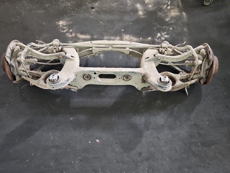 Tylna belka oś tył Mercedes W212 2.2 CDI Tylna belka oś tył Mercedes W212 2.2 CDI