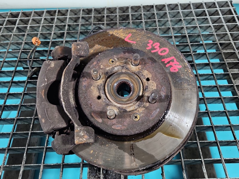 Zwrotnica lewa piasta przód 1.3 wiel Honda Jazz II