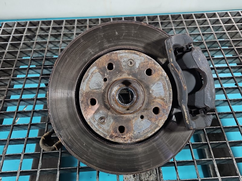 Zwrotnica prawa piasta przód 1.6 16V Suzuki Swift Mk6