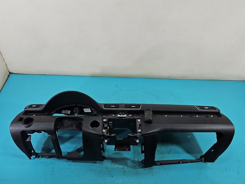 Deska rozdzielcza airbag pasażera kokpit Vw Passat B7