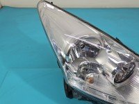 Reflektor prawy lampa przód Peugeot 5008 EUROPA