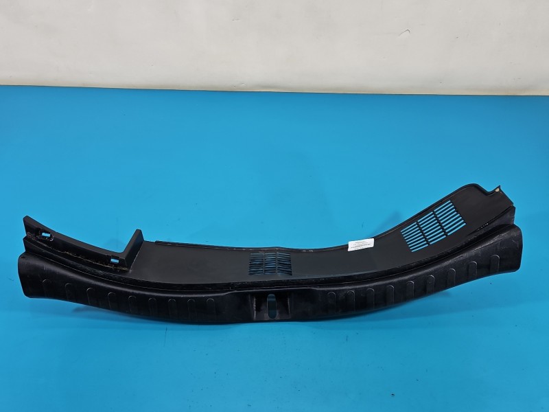 Osłona ZAŚLEPKA PLASTIK pasa tylnego,rysy Toyota Rav4 IV 58387-42060