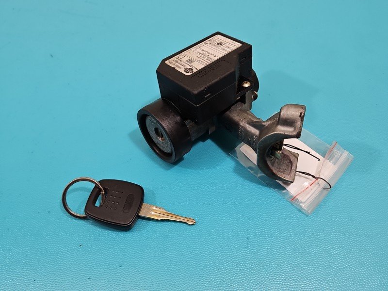 Stacyjka KLUCZYK WKŁADKA Nissan Micra K11 Stacyjka KLUCZYK WKŁADKA Nissan Micra K11