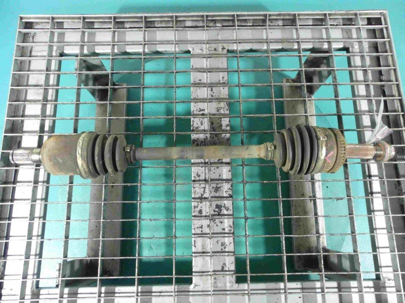 Półoś przód lewa Hyundai Elantra V 10-16 1.8 16v automat Półoś przód lewa Hyundai Elantra V 10-16 1.8 16v automat