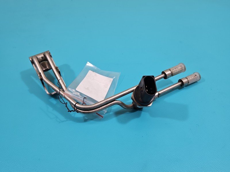 Czujnik ciśnienia paliwa regulator AUDI A4 B8 0261230393, 06H906051G, 06H133681A