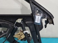 Podnośnik przód prawy Audi A3 8L Producent części: Audi, Europejska 8L4837754 5d HB