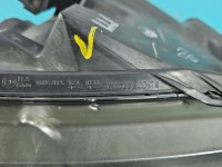 Reflektor prawy lampa przód Toyota Yaris III EUROPA