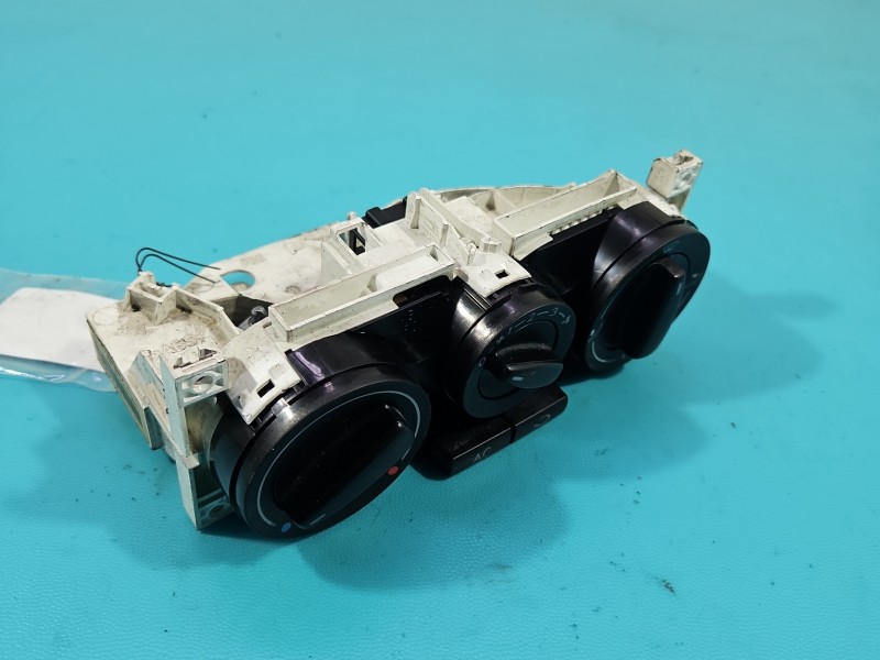 Konsola panel nawiewu Vw Golf IV 1J0820045F