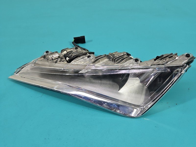 Soczewka reflektora lewego AUDI A8 D4 4H lewa