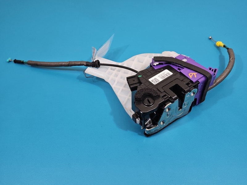 Zamek przód prawy 81420-G3010 Hyundai I30 III 16- EUROPA Hyundai, 5Pin