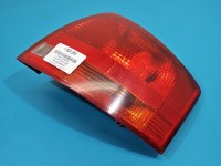 Lampa tył prawa Producent części: Audi, Pęknięcie przy zaczepie KOMBI AVANT W BŁOTNIK BEZ LISTWY ŻARÓWKOWEJ Audi A4 B7 kombi