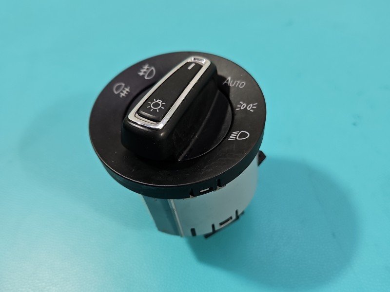 Przełącznik włącznik świateł Skoda Rapid 5E0941431N