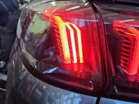 Lampa tył lewa błotnika Peugeot 5008 II 17-24 HB EUROPA 9836231680