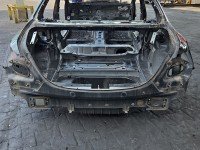 Pas tylny podłoga bagażnika Mercedes W205 wanna sedan ćwiartka