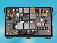 Skrzynka bezpieczników Opel Astra IV J 13318785