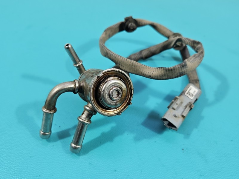 Wtryskiwacz listwa wtryskowa 160720140R Renault Express 1.5 dci 95KM